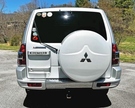 2001 Mitsubishi Montero Limited