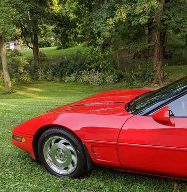 Red 1995 Chevrolet Corvette Base