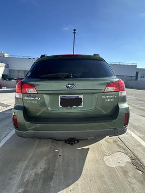 2010 Subaru Outback 3.6 R Limited