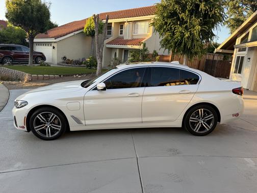 White 2021 BMW 530e Base