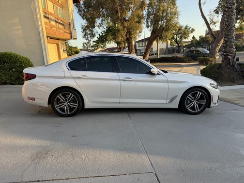 White 2021 BMW 530e Base