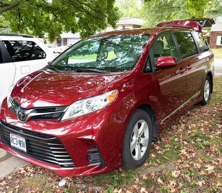 2020 Toyota Sienna LE