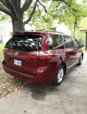 2020 Toyota Sienna LE