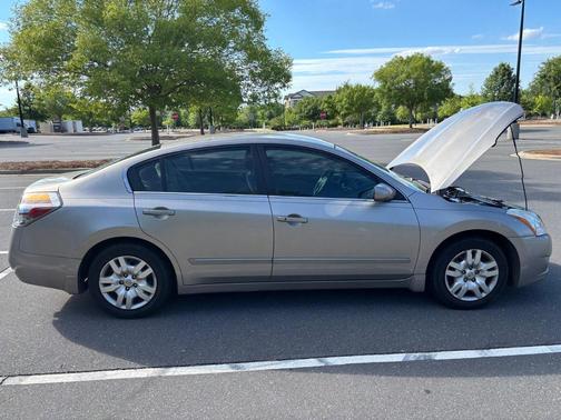 Beige 2012 Nissan Altima 2.5 S