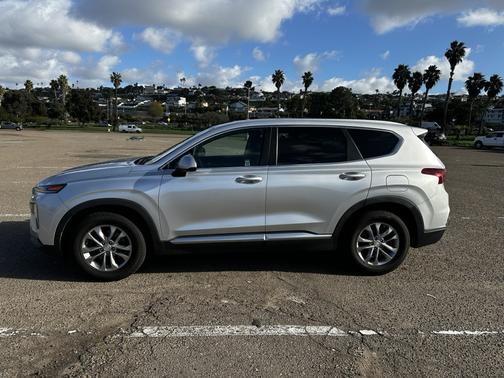 2019 Hyundai SANTA FE SE 2.4
