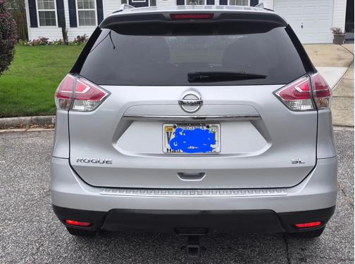 Silver 2016 Nissan Rogue SL