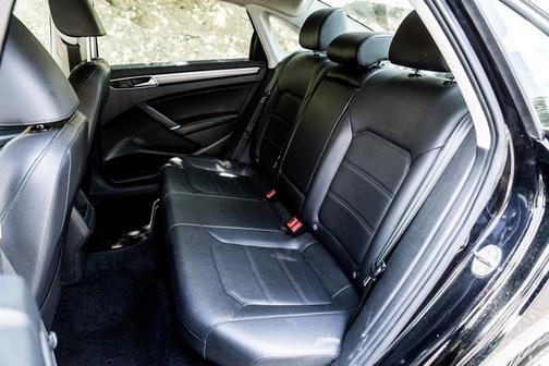 2019 Volkswagen Passat 2.0T SE R-Line