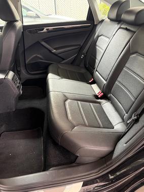 2019 Volkswagen Passat 2.0T SE R-Line