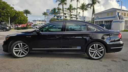 2019 Volkswagen Passat 2.0T SE R-Line