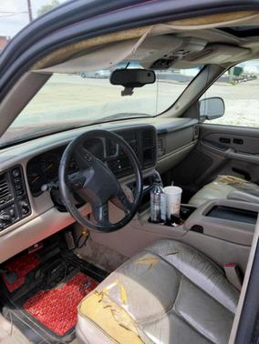 Red 2005 Chevrolet Tahoe Z71