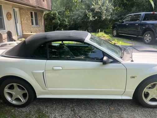 2001 Ford Mustang GT