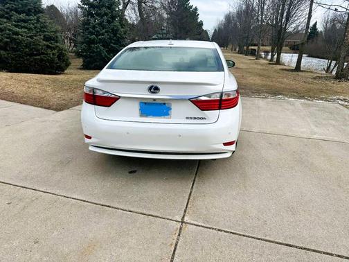 2013 Lexus ES 300h Base