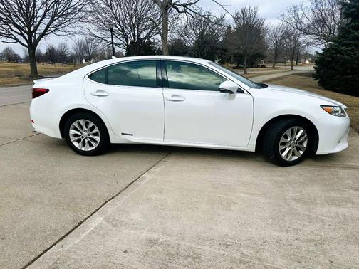 2013 Lexus ES 300h Base