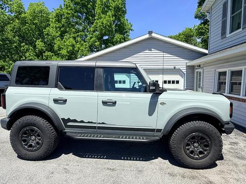 Blue 2024 Ford Bronco Wildtrak