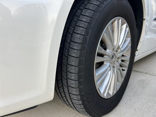 2013 Chrysler Town & Country Touring-L