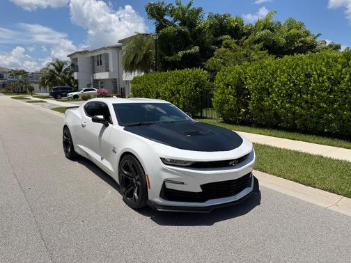 White 2023 Chevrolet Camaro 1SS