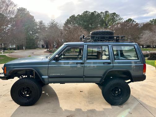 Photo 1 of 15 of 1999 Jeep Cherokee Sport 4WD