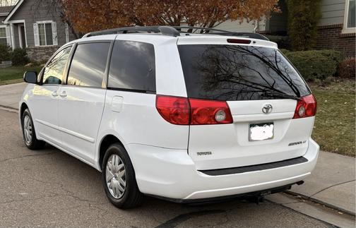 2010 Toyota Sienna LE