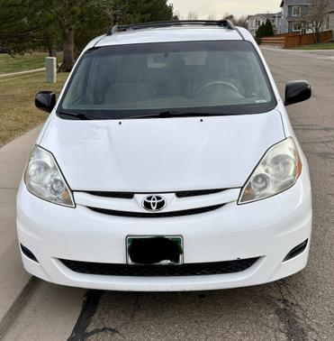 2010 Toyota Sienna LE