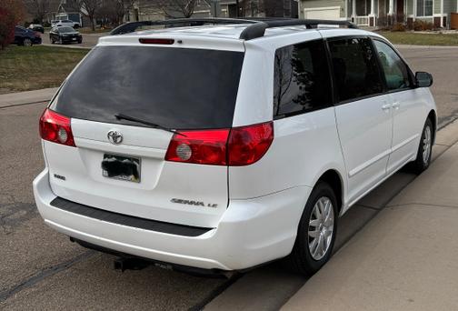 2010 Toyota Sienna LE