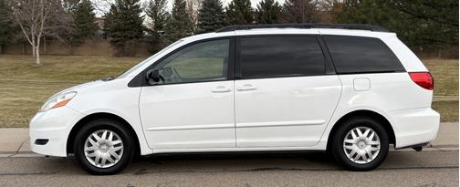 2010 Toyota Sienna LE