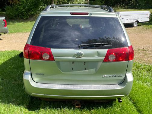 Green 2006 Toyota Sienna XLE