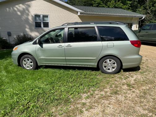 Green 2006 Toyota Sienna XLE