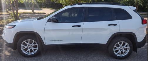 2017 Jeep Cherokee Sport