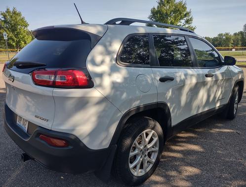 2017 Jeep Cherokee Sport