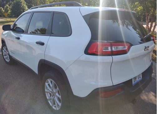 2017 Jeep Cherokee Sport