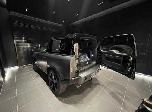 2023 Land Rover Defender Carpathian Edition