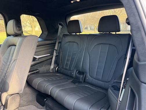 Gray 2020 BMW X7 xDrive40i