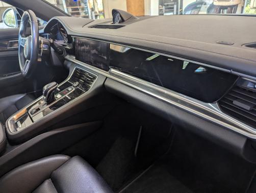 2017 Porsche Panamera Panamera 4