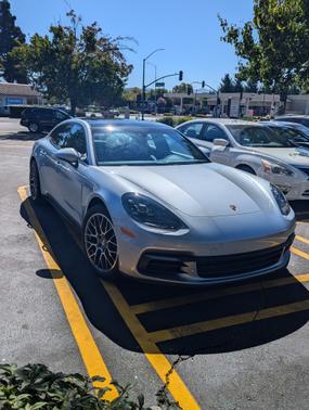 2017 Porsche Panamera Panamera 4