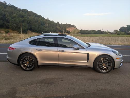 2017 Porsche Panamera Panamera 4