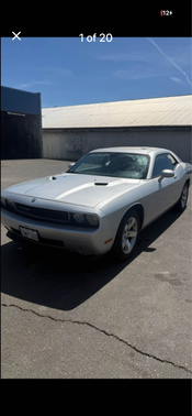 Gray 2009 Dodge Challenger SE