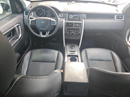 White 2018 Land Rover Discovery Sport SE