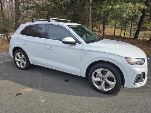 White 2022 Audi Q5 45 S line Premium Plus