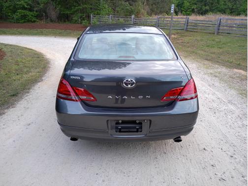 2010 Toyota Avalon XL