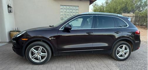 Brown 2014 Porsche Cayenne Cayenne Diesel
