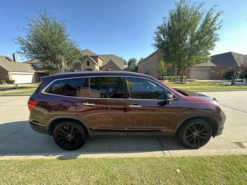 Red 2017 Honda Pilot Touring
