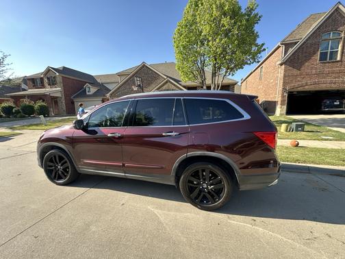Red 2017 Honda Pilot Touring