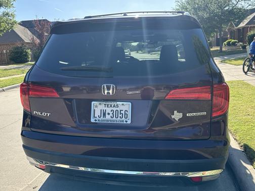 Red 2017 Honda Pilot Touring