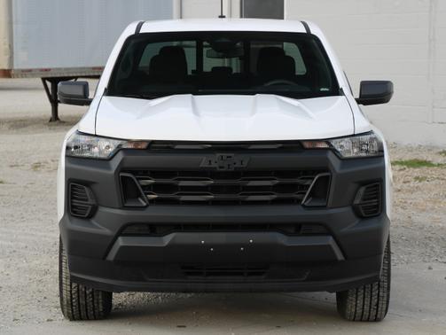 2024 Chevrolet Colorado WT