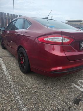 Red 2013 Ford Fusion SE