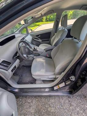 Gray 2010 Toyota Prius II