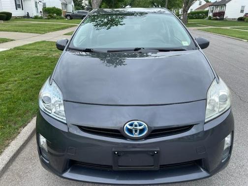 Gray 2010 Toyota Prius II