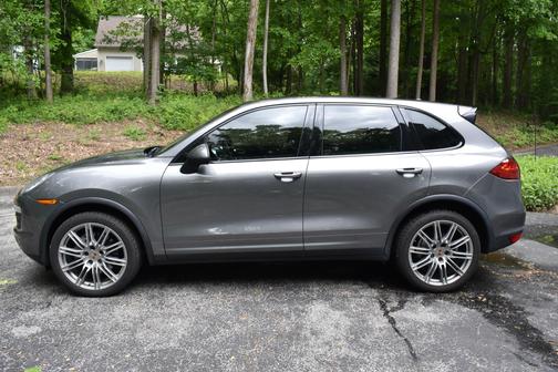 Gray 2014 Porsche Cayenne Cayenne S
