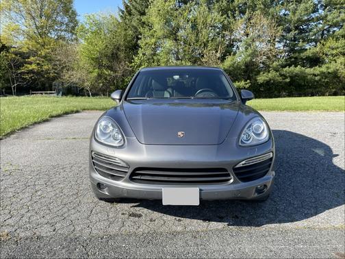 Gray 2014 Porsche Cayenne Cayenne S
