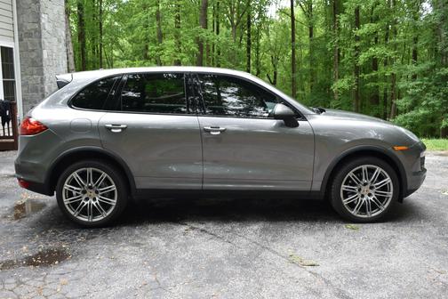 Gray 2014 Porsche Cayenne Cayenne S